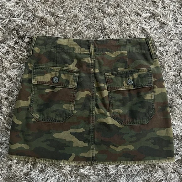 American Eagle Camo Skirt - Picture 2 of 4